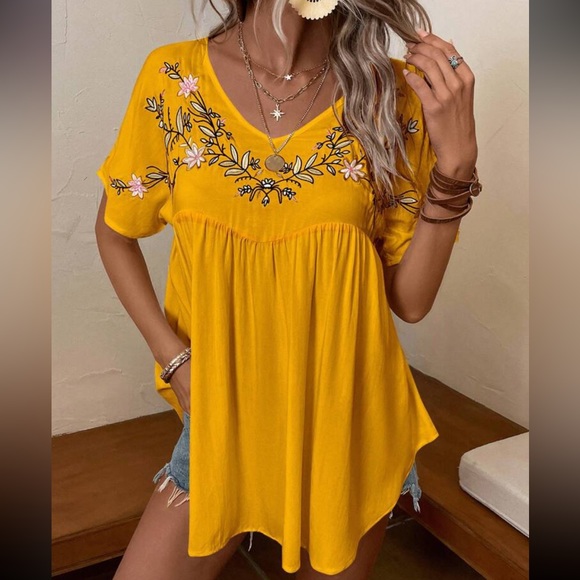 Boho Floral Embroidered Short Sleeve Oversized Blouse - Picture 10 of 12